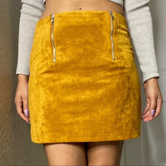 Faux suede skirt - Picture 3 of 4